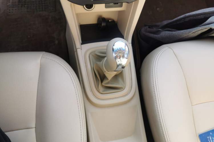 Used Chery Fengyun 2 2013 Hatchback 1.5L Manual Ruiyi Edition