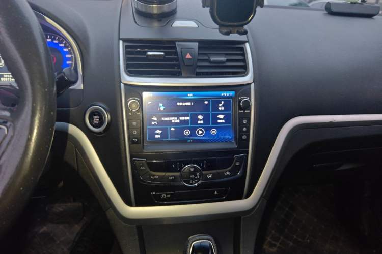 Used Geely Auto Emgrand 2016 Sedan 1.5L CVT Upward Version
