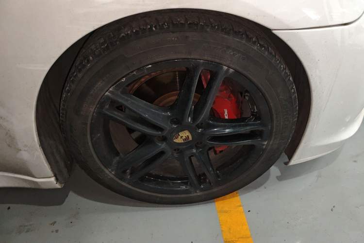 Used Porsche Panamera 2010 Panamera 3.6L Right Front Wheel Hub