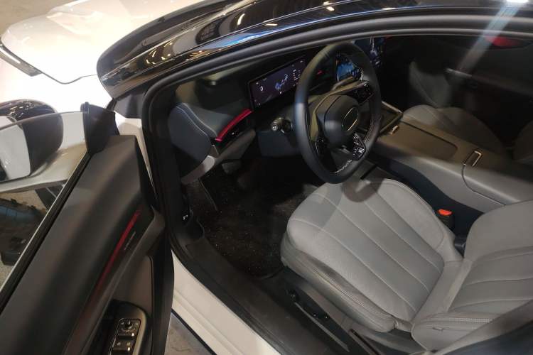 Used Lynk & Co 07 2024 EM-P 126 Long-Range Ultra