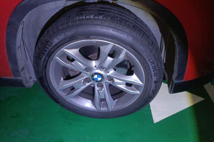 Used BMW X1 2012 sDrive20i Leading Model Right Front Wheel Hub