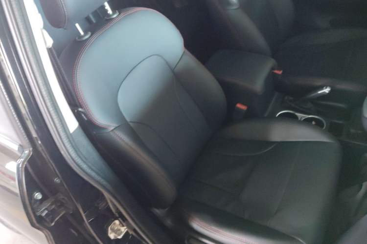 Used Haval M6 2019 1.5T Manual Two-Wheel Drive Urban Version China VI Standard Right Front Seat