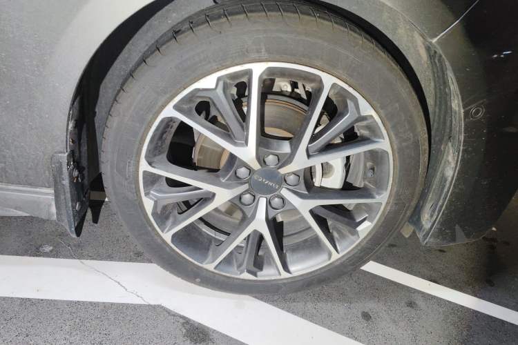 Used Lynk & Co 03 2022 1.5TD DCT JingPro Right Front Wheel Hub