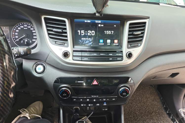 Used Hyundai Tucson 2018 1.6T Dual-Clutch Two-Wheel Drive 15th Anniversary Special Edition Audio And AC Panel