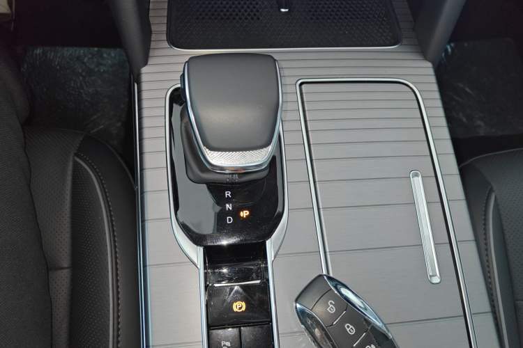 Used Hongqi HS7 PHEV 2024 2.0T PHEV Four-Wheel Drive Flagship Edition 6 Seats
