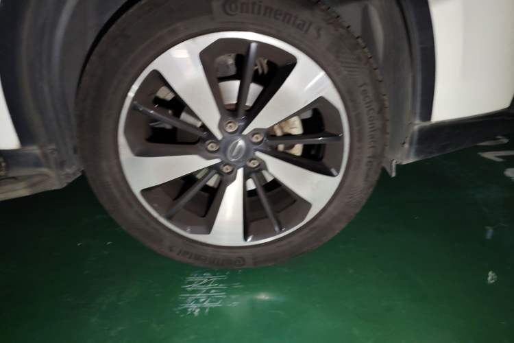 Used GAC Trumpchi GS4 2018 235T Manual Two-Wheel Drive Luxury Edition Right Front Wheel Hub