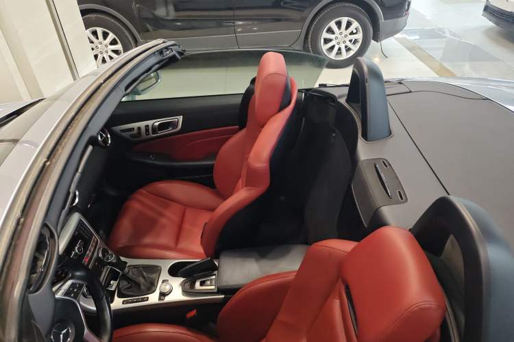 Used Mercedes-Benz SLK-Class 2011 SLK 200 Fashion Model
