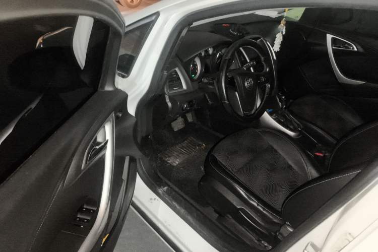 Used Buick GT 2010 XT 1.6L Automatic Fashion Edition