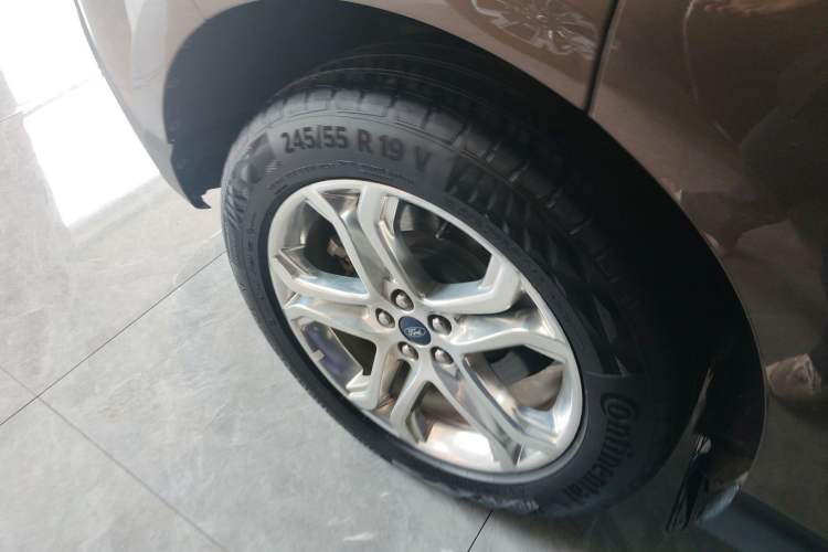 Used Ford Edge 2016 EcoBoost 245 Four-Wheel Drive Titanium Edition 7-Seater
