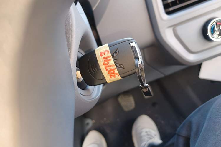 Used Wuling Yangguang 2025 Model 400km Bus Edition—Comfort Edition