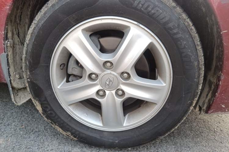 Used Hyundai i30 2009 1.6L Automatic Comfort Edition Right Front Wheel Hub