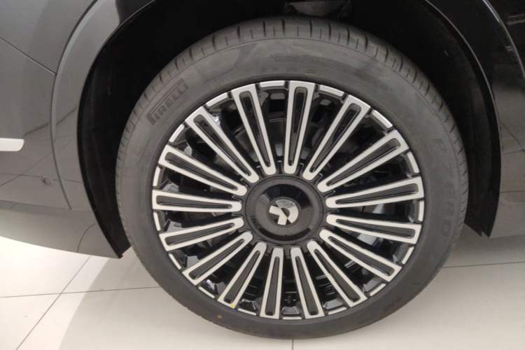 Used Nio ES8 2026 Model 6-seat Executive Luxury Edition Right Rear Wheel Hub