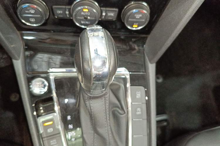 Used Volkswagen Lamando 2019 280TSI DSG Comfort Edition China VI standard