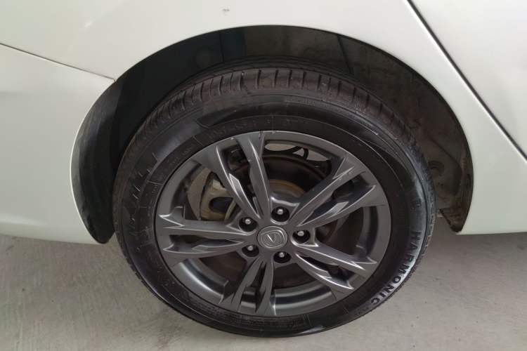 Used CHANGAN Eado DT 2019 1.6L Automatic Smart Enjoyment Model China VI Standard Right Rear Wheel Hub