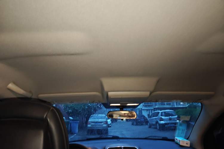 Used Fiat Freemont 2012 2.4L Comfort Edition Headliner