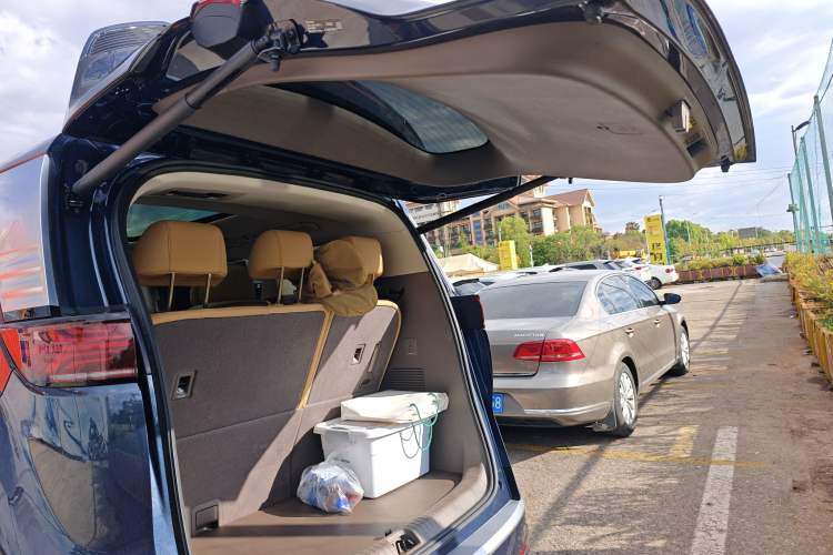 Used Denza D9 2022 DM-i 970 Four-Wheel Drive Prestige Model
