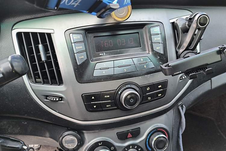 Used Cowin C3R 2015 1.5L Manual Yellow Diamond Edition
