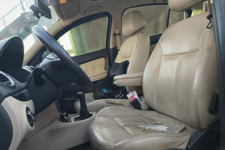 Used Volkswagen Lavida 2011 1.6L Manual - Premium Edition Left Front Seat