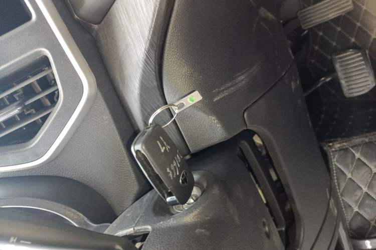 Used Chana Ruixing EM80 2025 Passenger Version Comfort Model 6 Seats 300 km Liftback Door