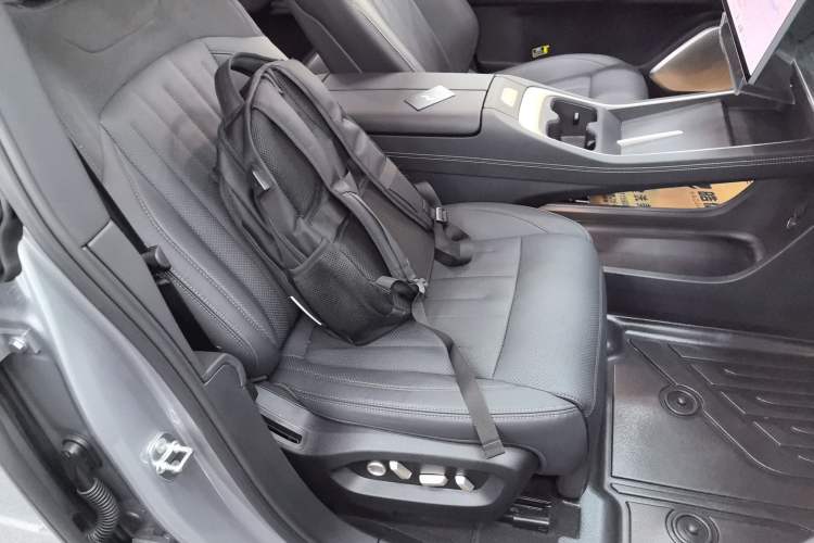 Used ONVO L60 2024 60 kWh Rear-Drive Version