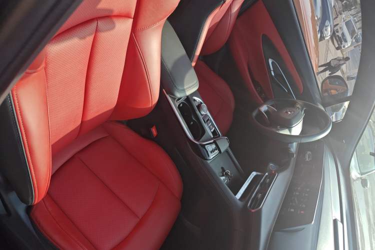 Used CHANGAN UNI-T 2020 1.5T Prestige Version
