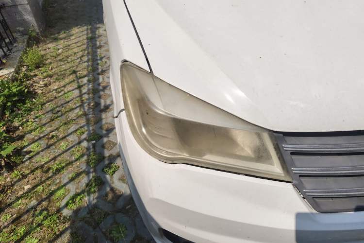 Used Dongfeng Fengon 330 2018 1.5L 330S Comfort Edition DK15 Right Front Headlight