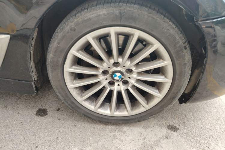 Used BMW 5 Series 2011 535Li Luxury Model
