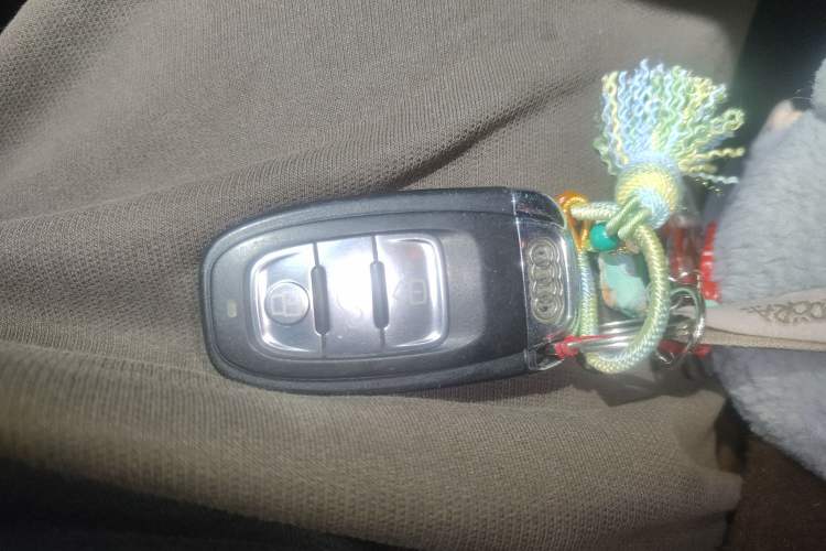 Used Audi A4L 2012 2.0 TFSI automatic Comfort trim level