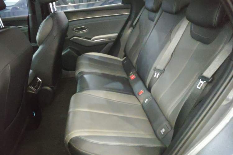 Used BYD Qin L 2025 DM-i Smart Drive 80KM Leading Model Left Rear Seat