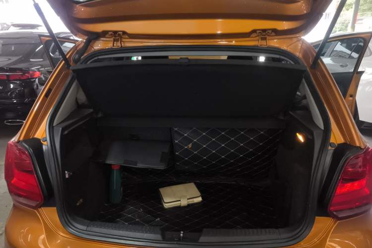 Used Volkswagen Polo 2014 1.6L Cross Polo Automatic
