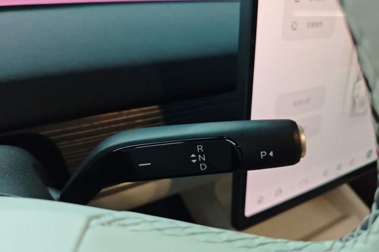 Used ONVO L60 2024 60 kWh Rear-Drive Version Gear Lever