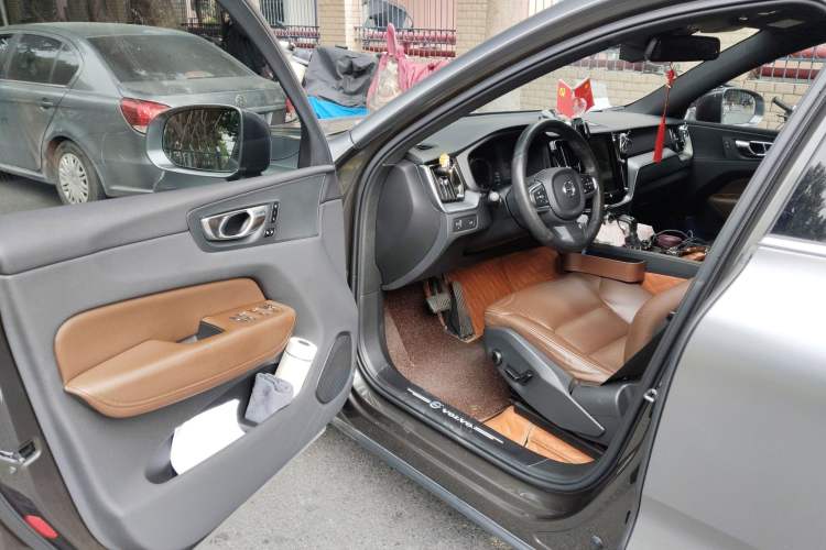 Used Volvo XC60 2021 T5 4x4 Smart Luxury Edition