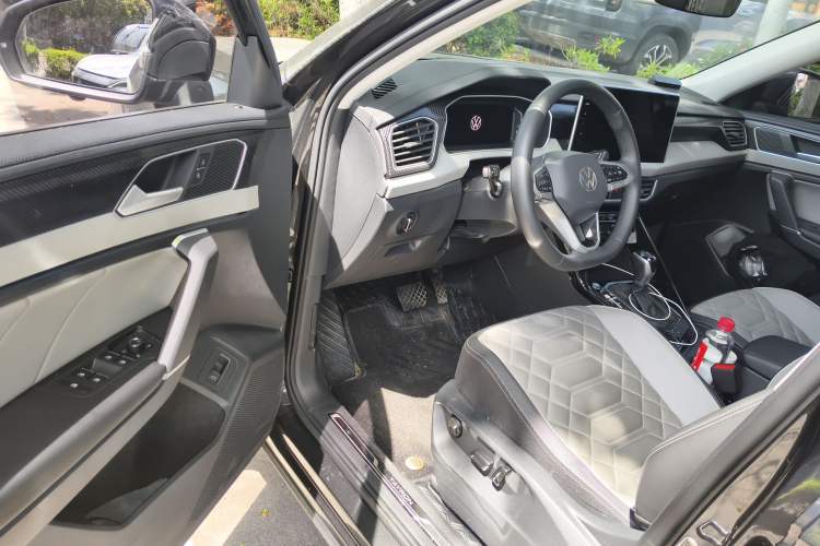 Used Volkswagen Tayron 2023 330TSI Two-Wheel-Drive Luxury Plus Advanced Version Driver Seat