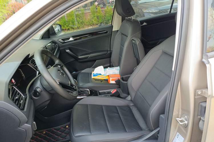 Used Volkswagen T-ROC 2021 Revised Version 280TSI DSG Two-Wheel Drive Comfort & Smart Connectivity Edition Left Front Seat