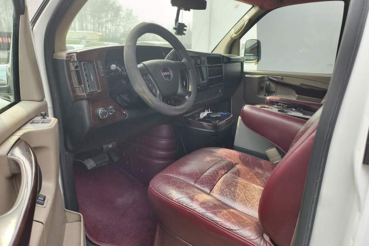 Used GMC SAVANA 2011 6.0L Business Star 7 seats Left Front Seat