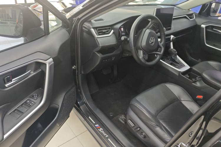 Used Toyota Wildlander 2020 Dual-Engine 2.5L E-CVT Two-Wheel Drive Luxury Edition Driver Seat