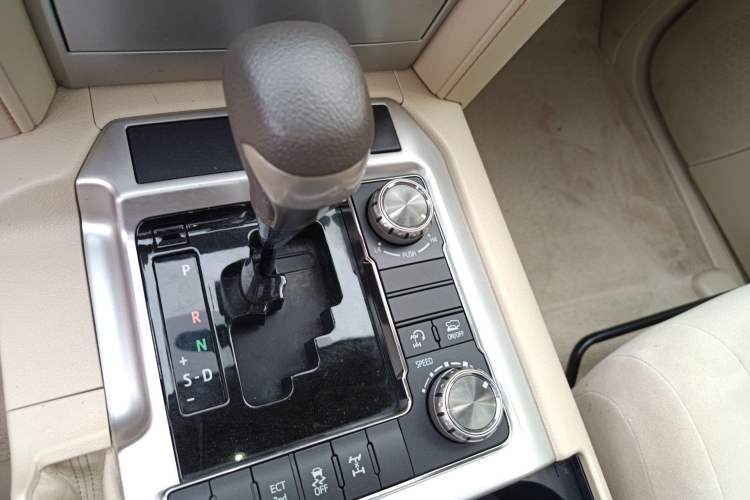 Used Toyota Land Cruiser 
