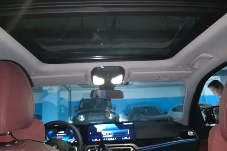 Used BMW i3 2024 eDrive 35 L
