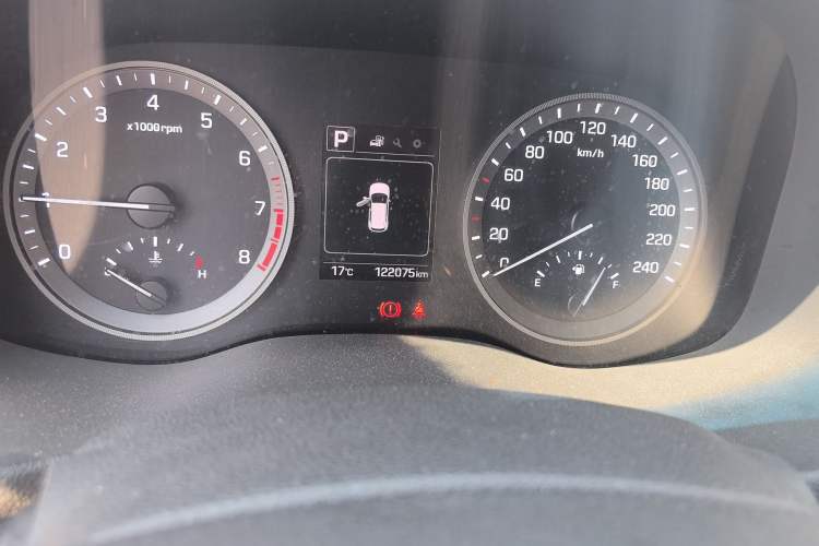 Used Hyundai Tucson 2018 1.6T Dual-Clutch Two-Wheel Drive 15th Anniversary Special Edition Odometer Close Up