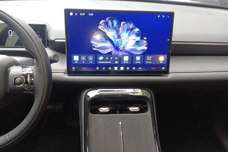 Used AION V 2025 Aion Tyrannosaurus 650 Smart Enjoy Edition Audio And AC Panel