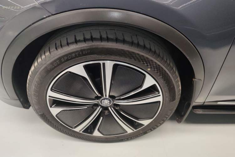 Used BYD Tang New Energy 2022 DM-p 215KM Four-Wheel Drive Flagship Model Left Front Wheel Hub