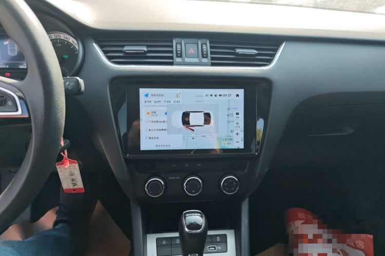 Used Skoda Octavia 2020 1.5L Automatic SmartDrive Luxury Edition Audio And AC Panel