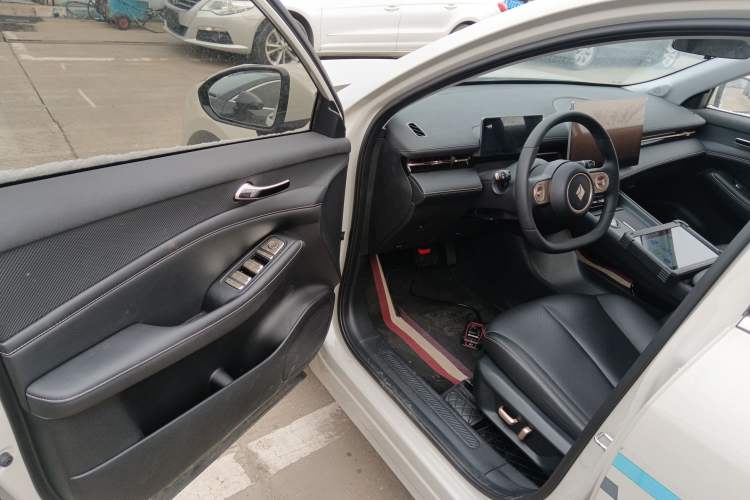 Used Baojun Yunhai 2024 140km Plug-in Hybrid Version
