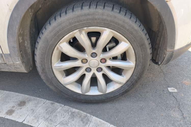 Used Bestune X40 2019 1.6L Automatic Luxury Edition China VI
