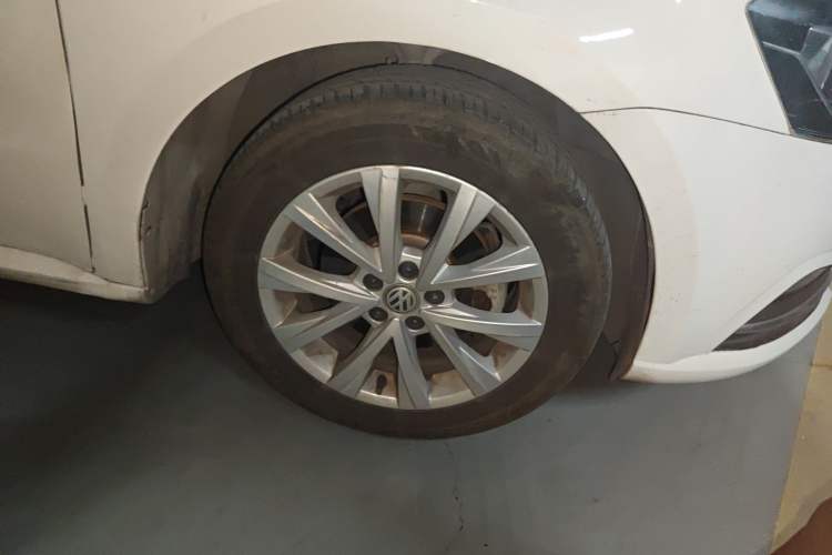 Used Volkswagen Lavida 2017 1.6L Automatic Comfort Edition
