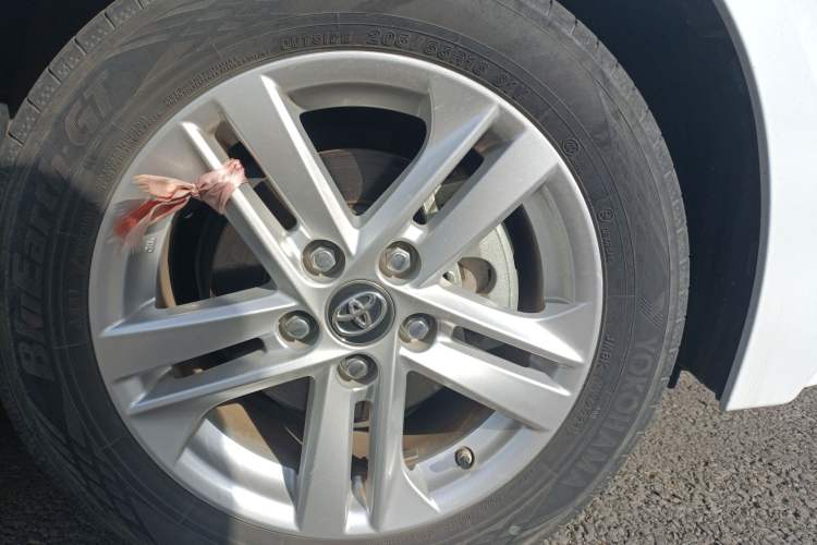 Used Toyota Levin 2021 185T CVT Luxury Edition Right Front Wheel Hub