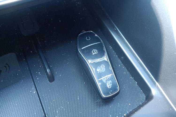 Used BYD Song PLUS New Energy 2025 DM-i 112KM Prestige Model Vehicle Key