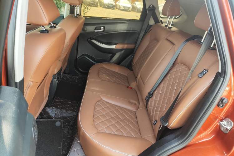 Used Venucia T70 2018 2.0L CVT Smart Enjoyment Sport Edition
