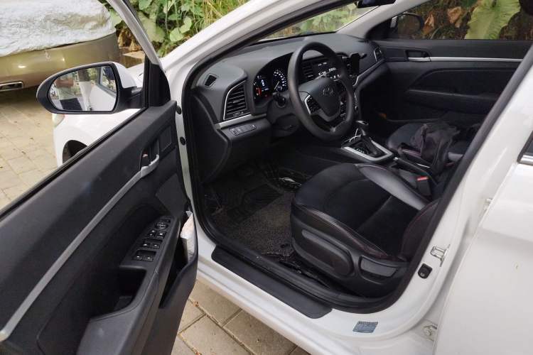 Used Hyundai Elantra (6th Generation / Lingdong) 2016 1.6L Automatic ZhiXuan – Elite Version