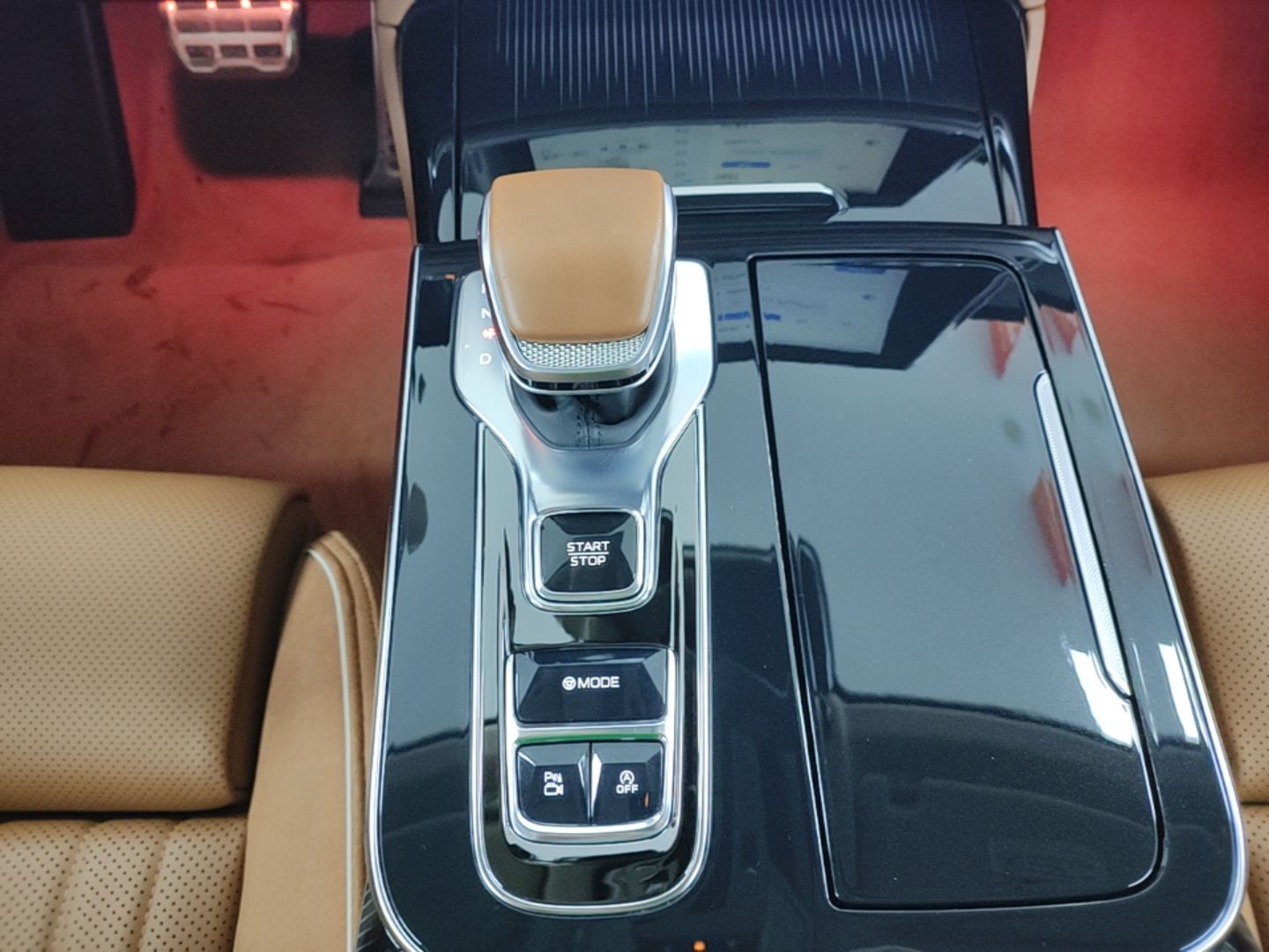 Hongqi H9 2025 2.0T Two-Wheel Drive Flagship Private Enjoyment Fashion Edition 5 Seats — снимка 16